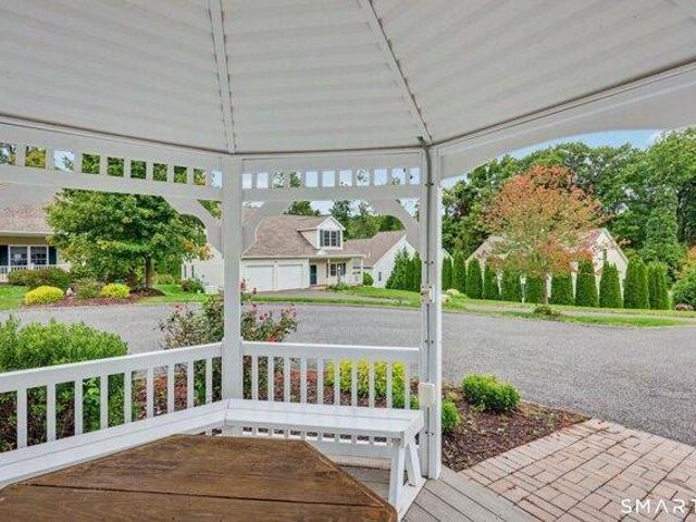 Condo for sale in Quaker Farms, Oxford