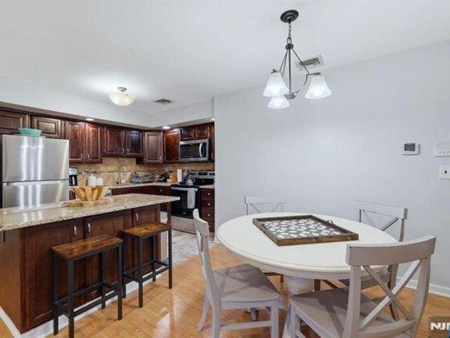 Condo for sale in Park Ridge, Bergen County