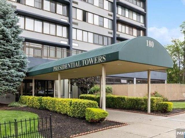 Condo for sale in Passaic, New Jersey