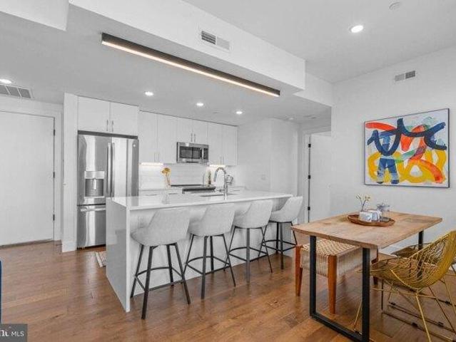 Condo for sale in Philadelphia, Pennsylvania