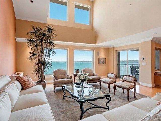 Condo for sale in Rockland, New York