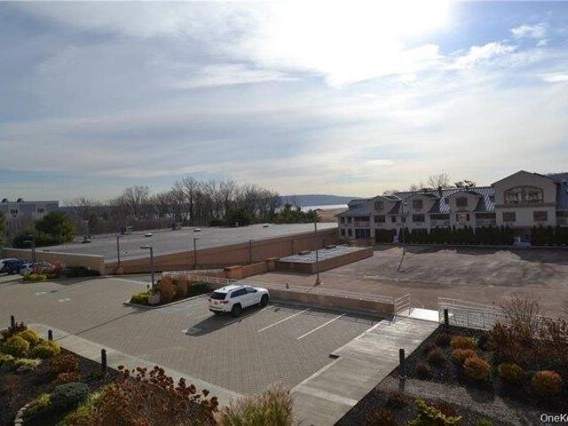 Condo for sale in Rockland, New York