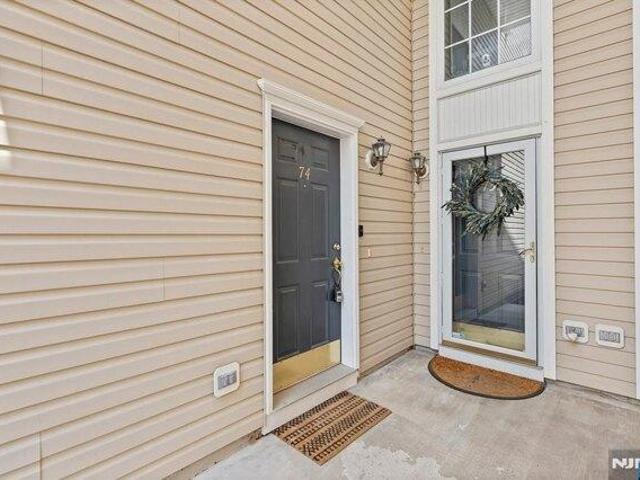 Condo for sale in The Highlands, Pompton Lakes
