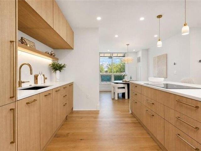 Condo for sale in Portsmouth, Newport County