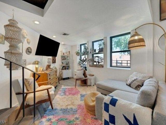 Condo for sale in Rahway, New Jersey