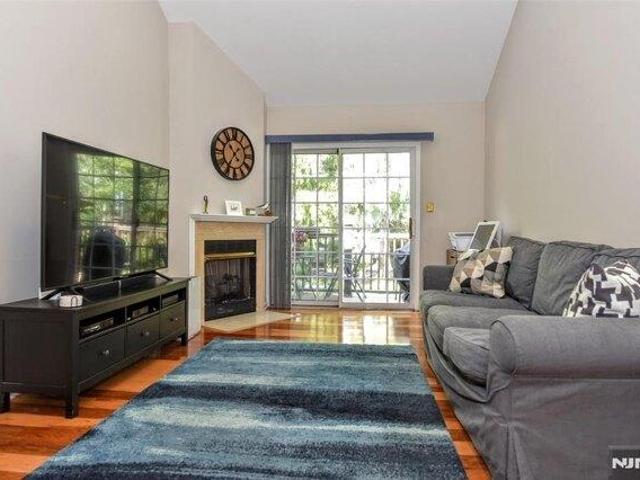Condo for sale in Ramsey, New Jersey