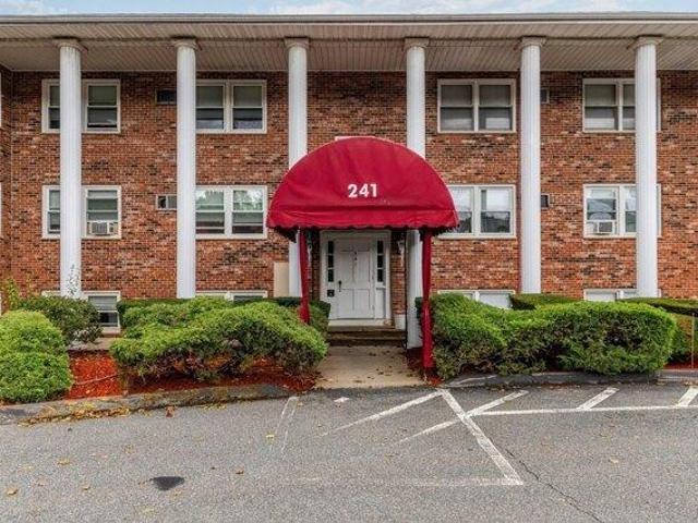 Condo for sale in Reading, Middlesex County