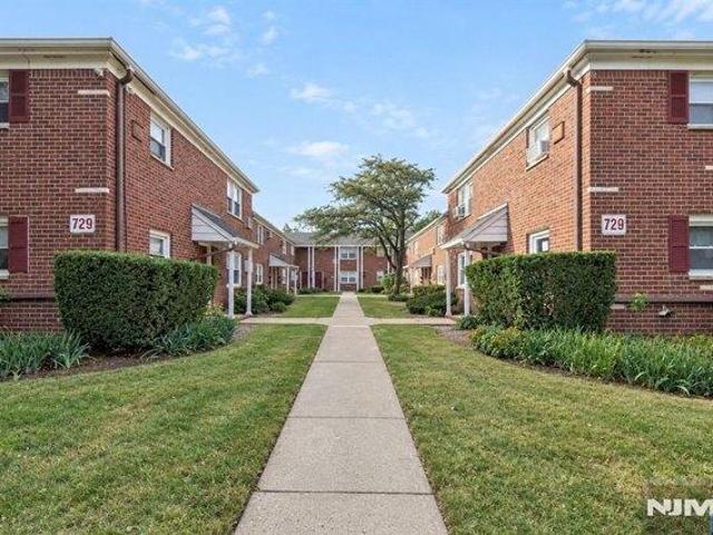 Condo for sale in Morsemere, Ridgefield
