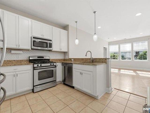 Condo for sale in The Grande at Riverdale, Riverdale