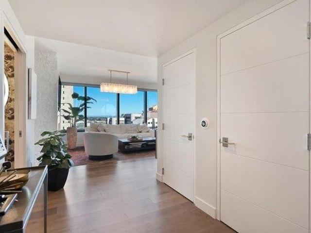 Condo for sale in Sacramento, Downtown