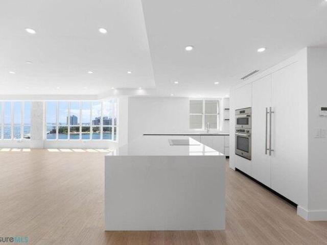 Condo for sale in San Juan