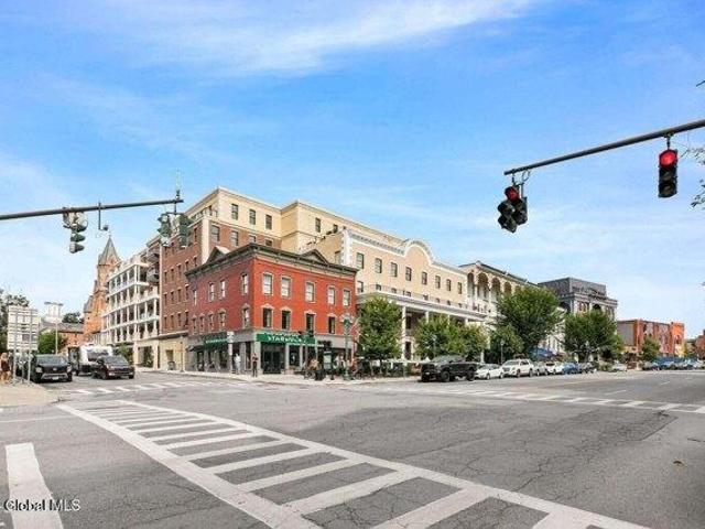 Condo for sale in Saratoga Springs