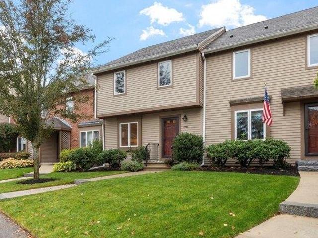Condo for sale in Oakland Vale, Saugus