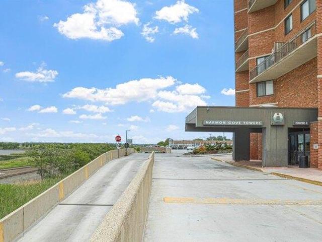 Condo for sale in Secaucus, New Jersey