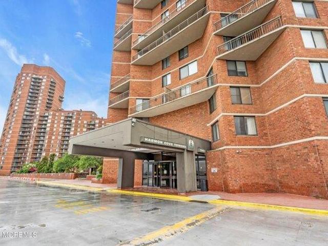 Condo for sale in Secaucus, New Jersey