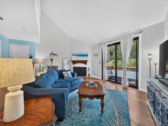 Condo for sale in Harmon Cove, Secaucus