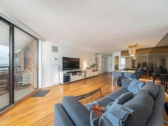 Condo for sale in Harmon Cove, Secaucus