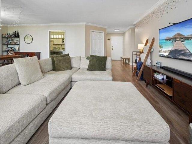 Condo for sale in Harmon Cove, Secaucus