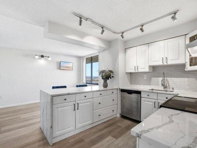 Condo for sale in Harmon Cove, Secaucus