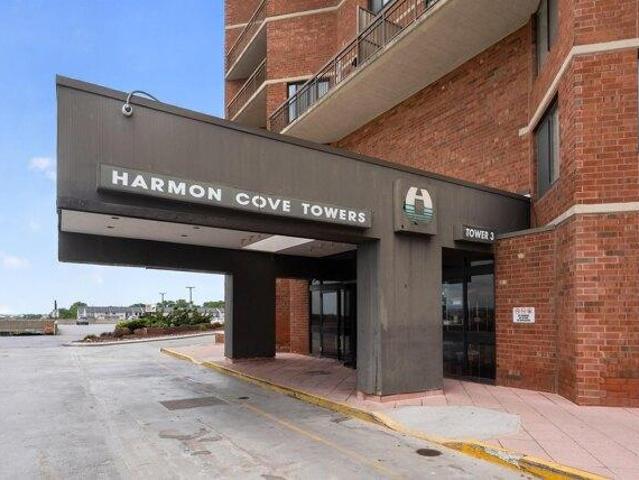Condo for sale in Harmon Cove, Secaucus