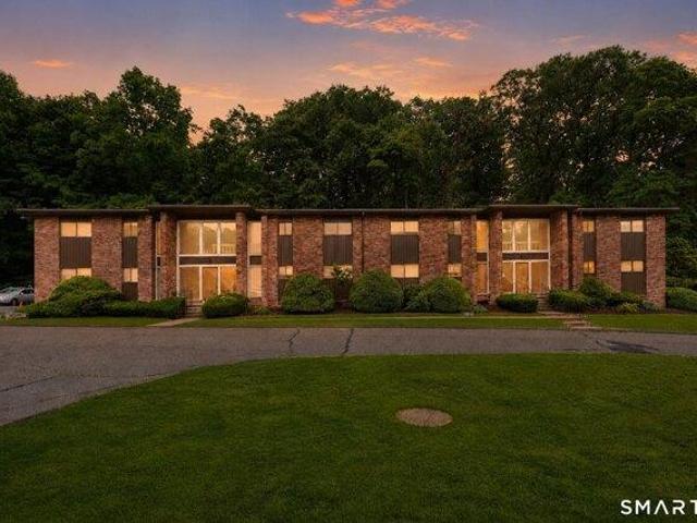 Condo for sale in Shelton, Connecticut