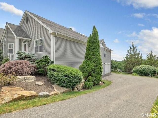 Condo for sale in Shelton, Connecticut