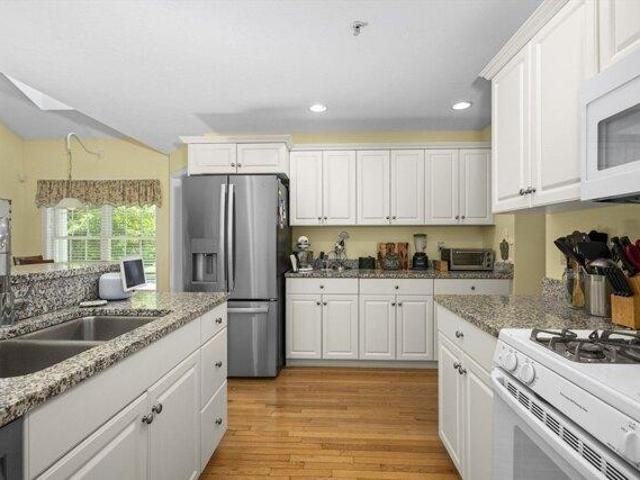Condo for sale in Shrewsbury, Massachusetts
