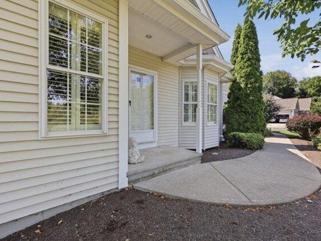 Condo for sale in Shrewsbury, Massachusetts