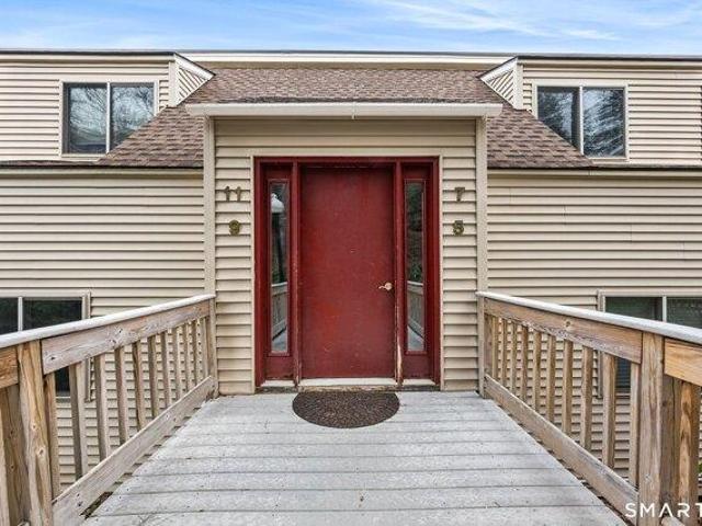 Condo for sale in Simsbury, Connecticut