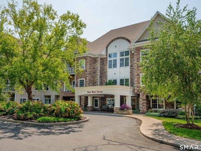 Condo for sale in Simsbury, Connecticut