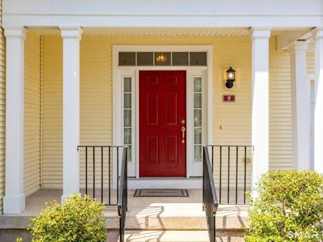 Condo for sale in Simsbury, Connecticut