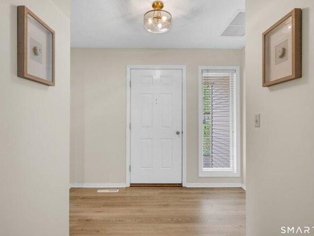 Condo for sale in Simsbury, Connecticut