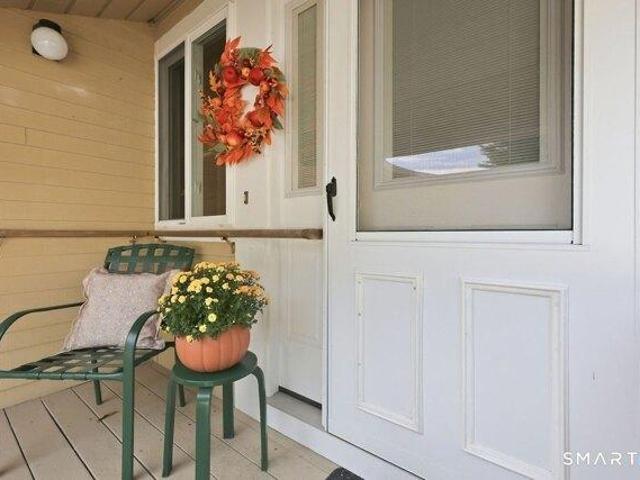Condo for sale in Pine Hill, Simsbury