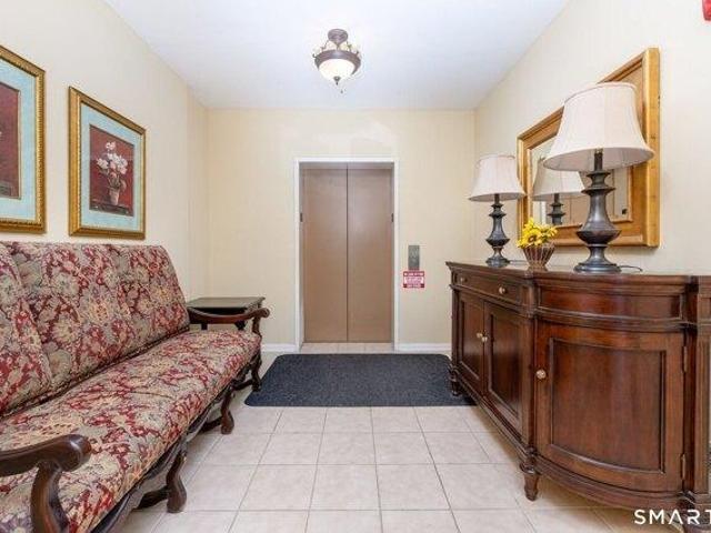 Condo for sale in Simsbury, Capitol Planning Region
