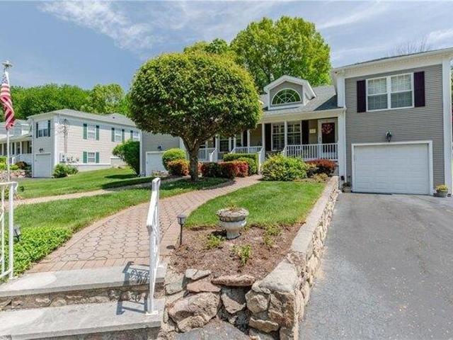 Condo for sale in Smithfield, Rhode Island