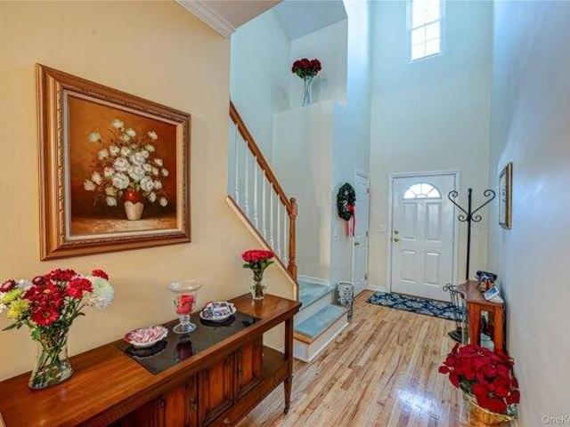 Condo for sale in Smithtown, New York