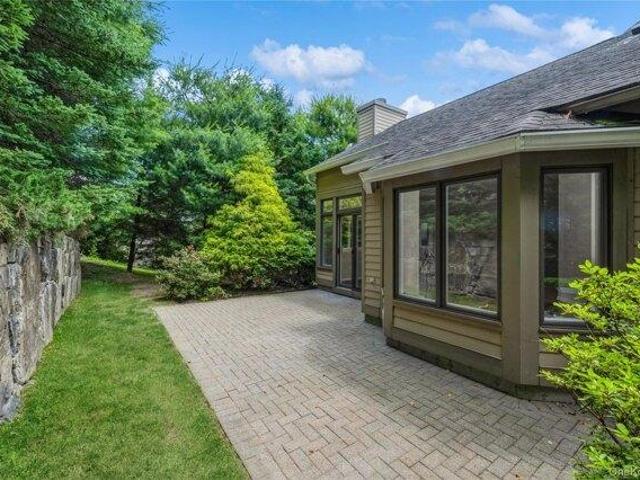Condo for sale in Amawalk, New York