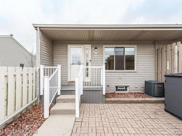 Condo for sale in South Lyon