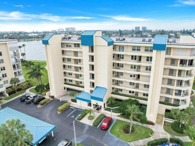 Condo for sale in South Pasadena, California