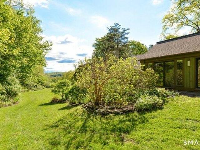 Condo for sale in Southbury, Connecticut