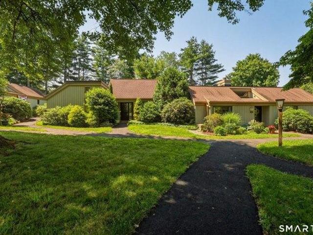 Condo for sale in Southbury, Connecticut