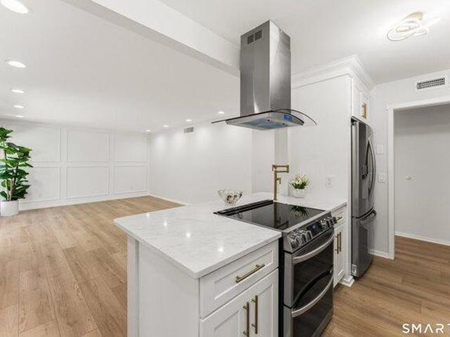 Condo for sale in Southbury, Connecticut