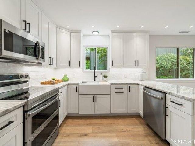 Condo for sale in Southbury, Connecticut