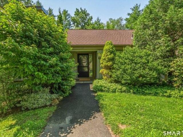 Condo for sale in Southbury, Connecticut