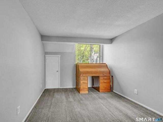 Condo for sale in Southbury, Connecticut
