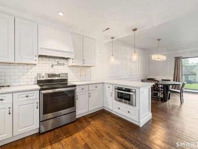 Condo for sale in Southbury, Connecticut