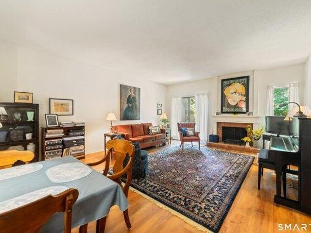 Condo for sale in Southbury, Connecticut