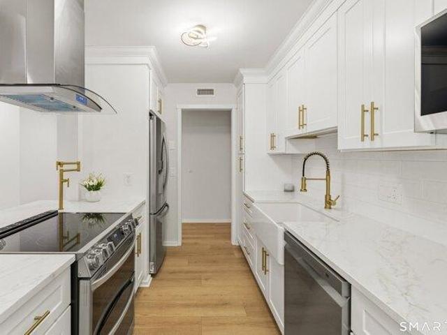 Condo for sale in Southbury, Connecticut