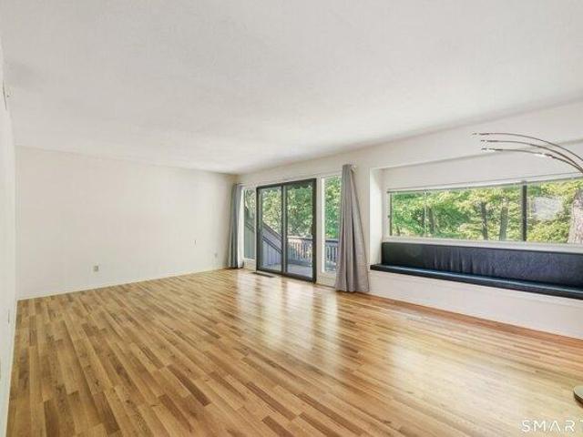 Condo for sale in Southbury, Connecticut