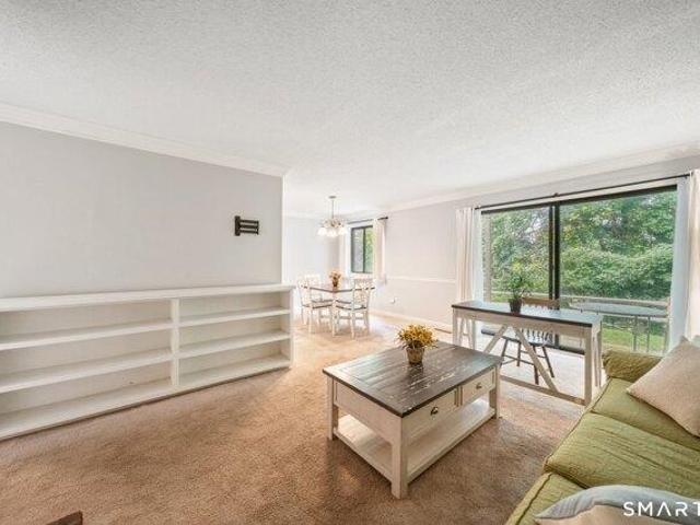Condo for sale in Southbury, Connecticut